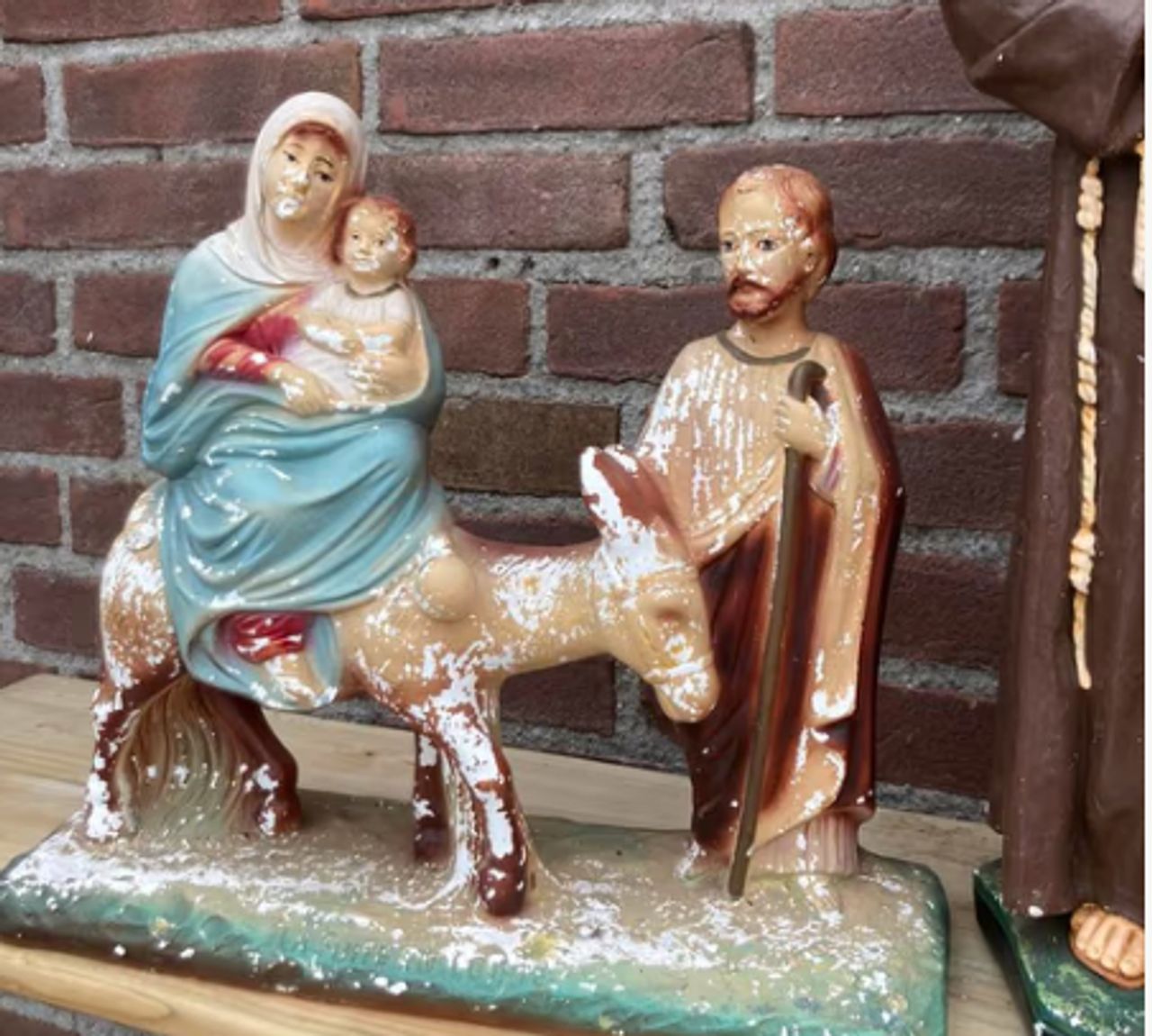 Een van de beeldjes.