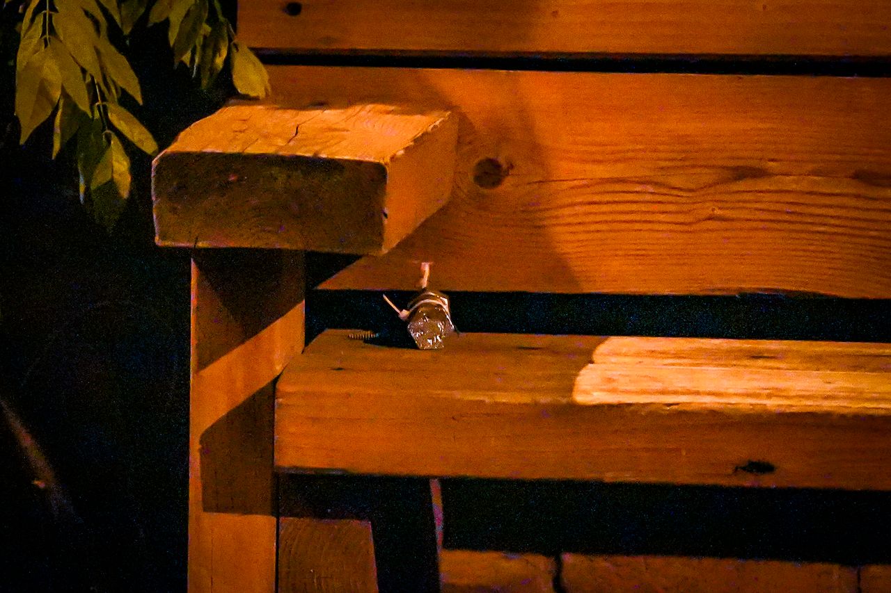 Het zelfgeknutselde explosief in de Hanartstraat. (Foto: SQ Vision Mediaprodukties)