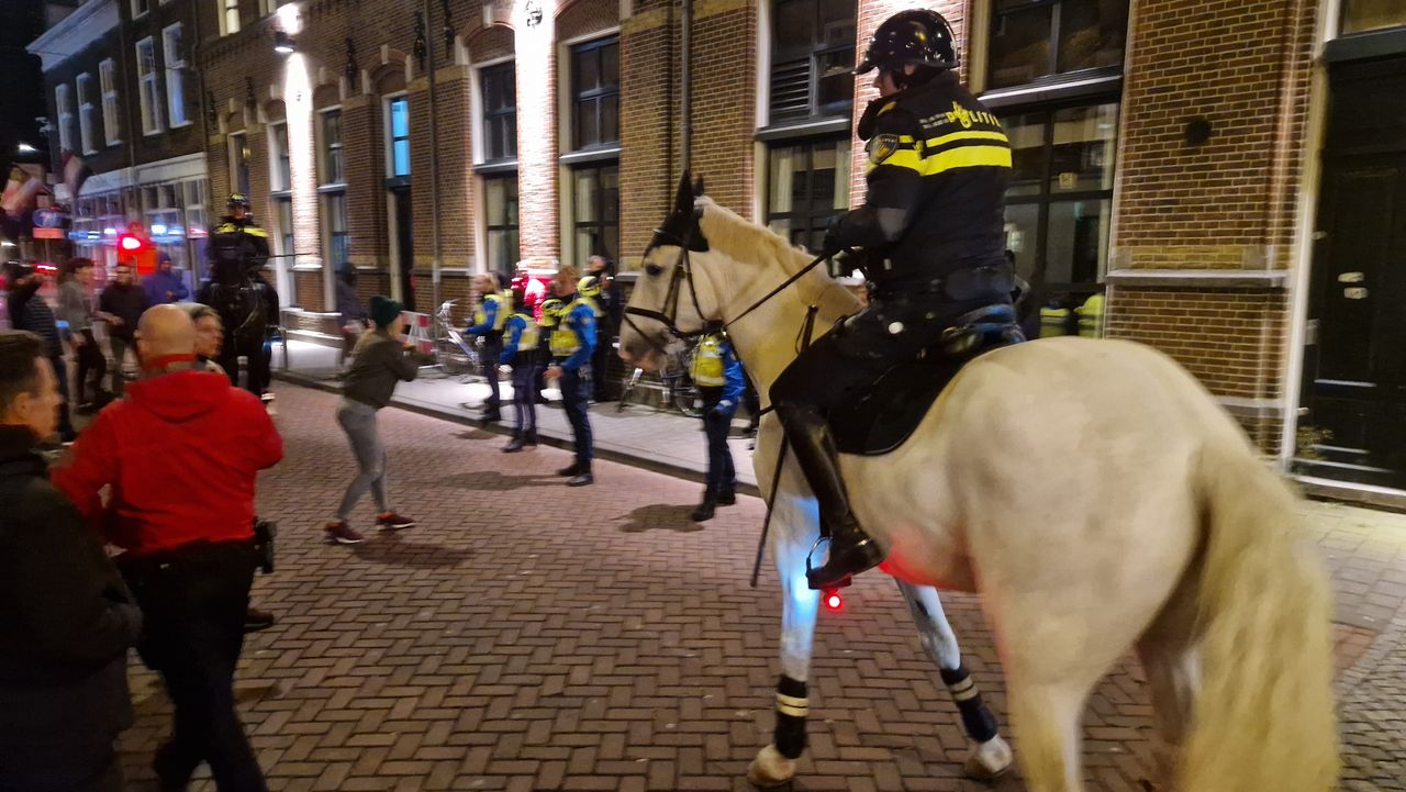 Horecatraining van de politie en handhaving in Den Bosch (foto: Noël van Hooft)