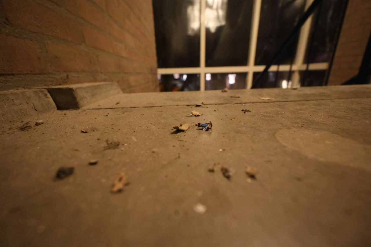 Resten vuurwerk na de klap (foto: SK-Media).