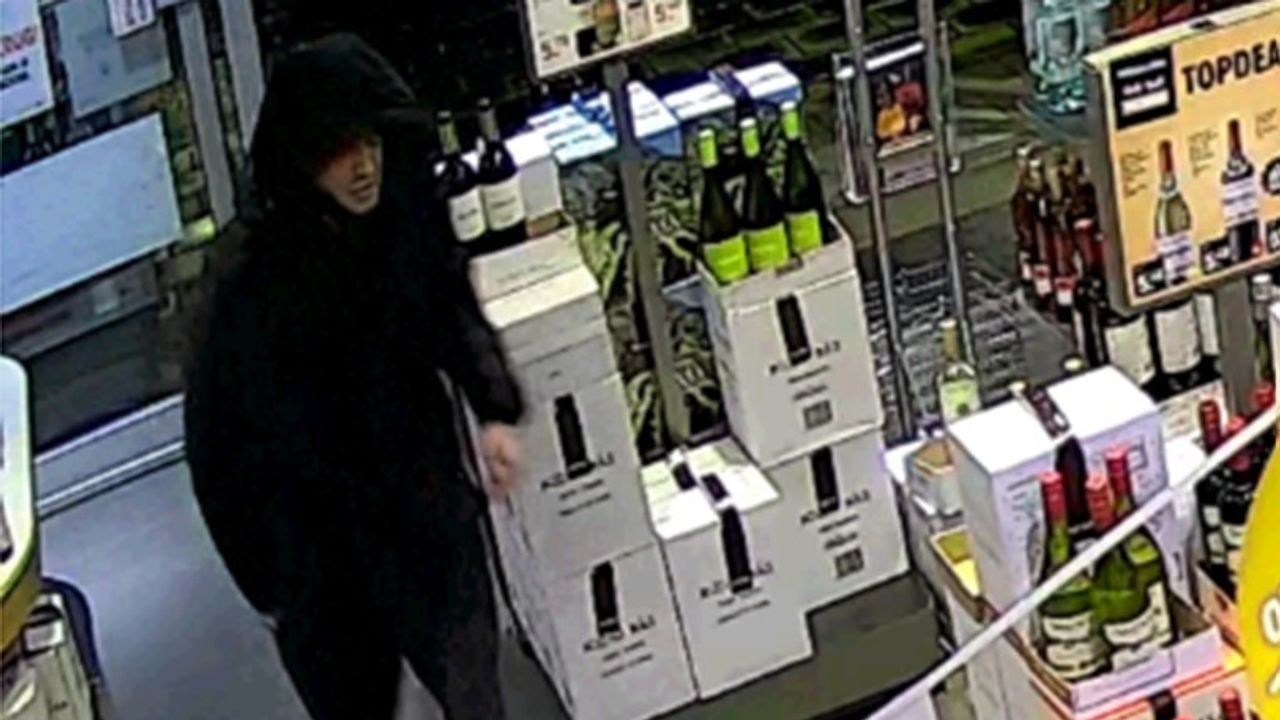 De gezochte overvaller (foto: politie).