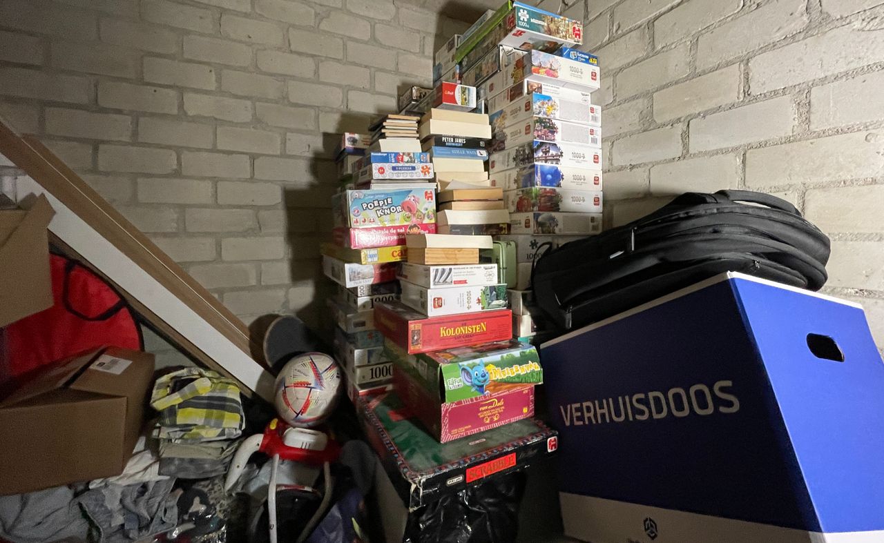 Een deel van de spullen voor de kerstmarkt (foto: Rogier van Son).