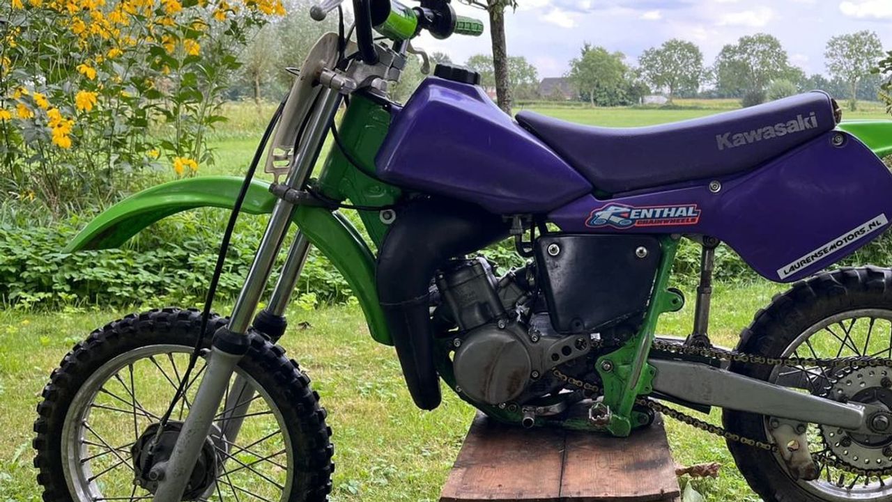 De dieven namen naast het stuk biefstuk ook deze crossmotor mee (foto: politie Boxtel Vught Gestel).