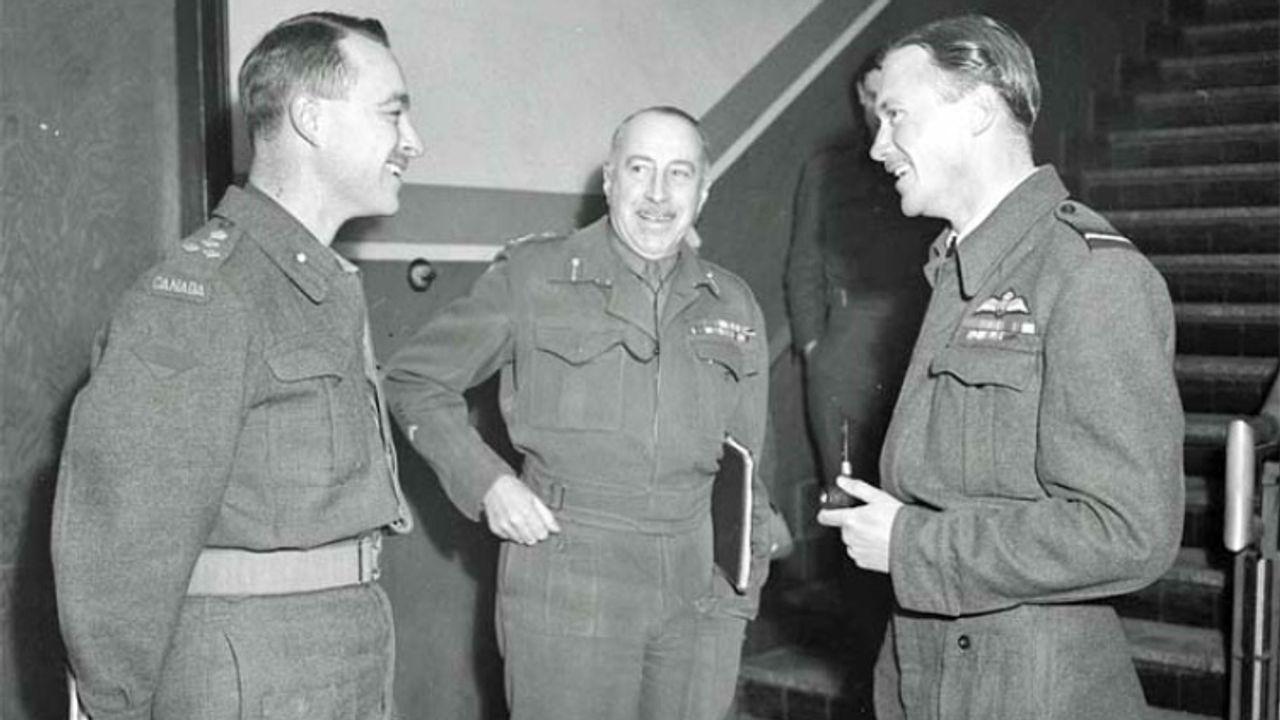 De doelwitten: generaals Churchill Mann (links) en Harry Crerar (midden) en luchtmaarschalk Huddleston (foto: archief) 