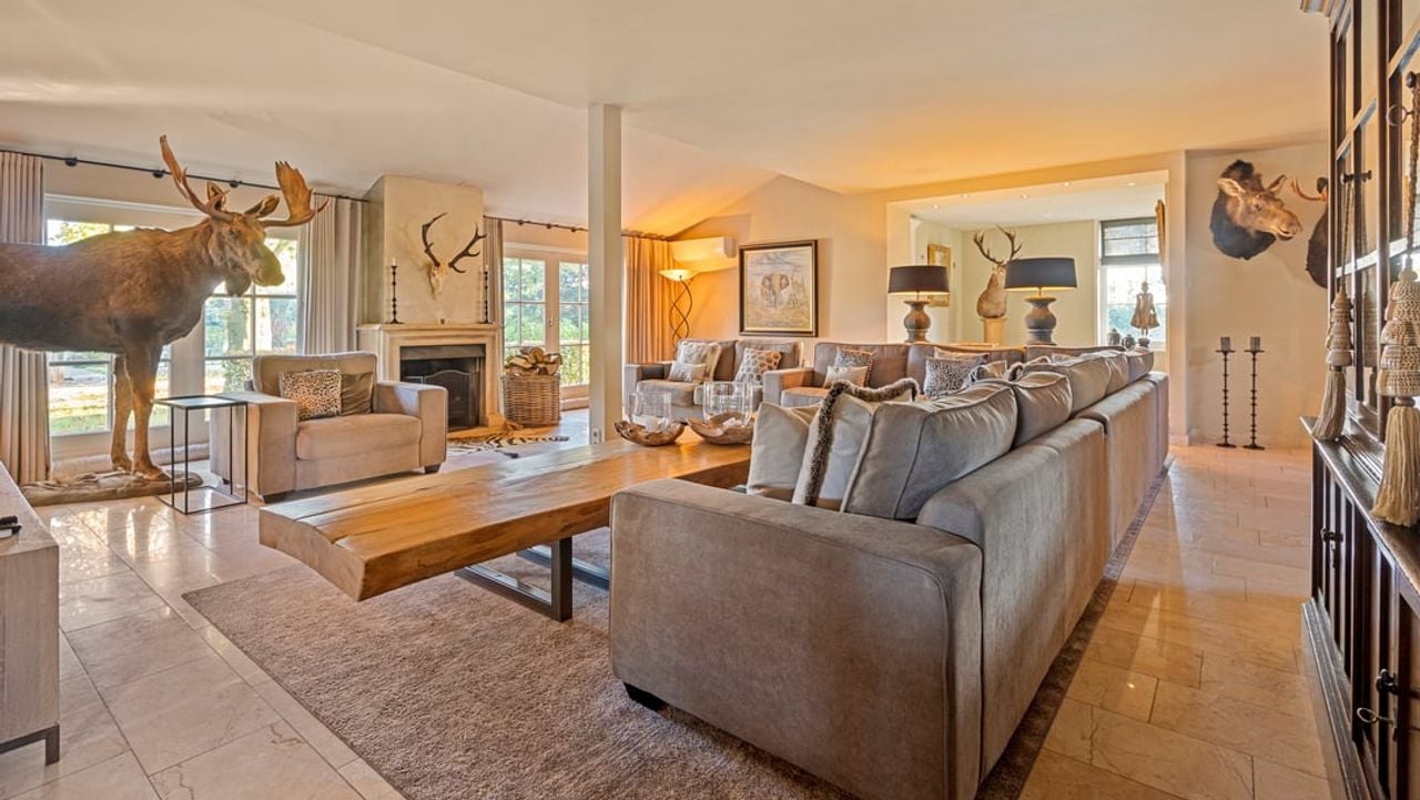 De woonkamer (foto: Fynhuys Makelaars).