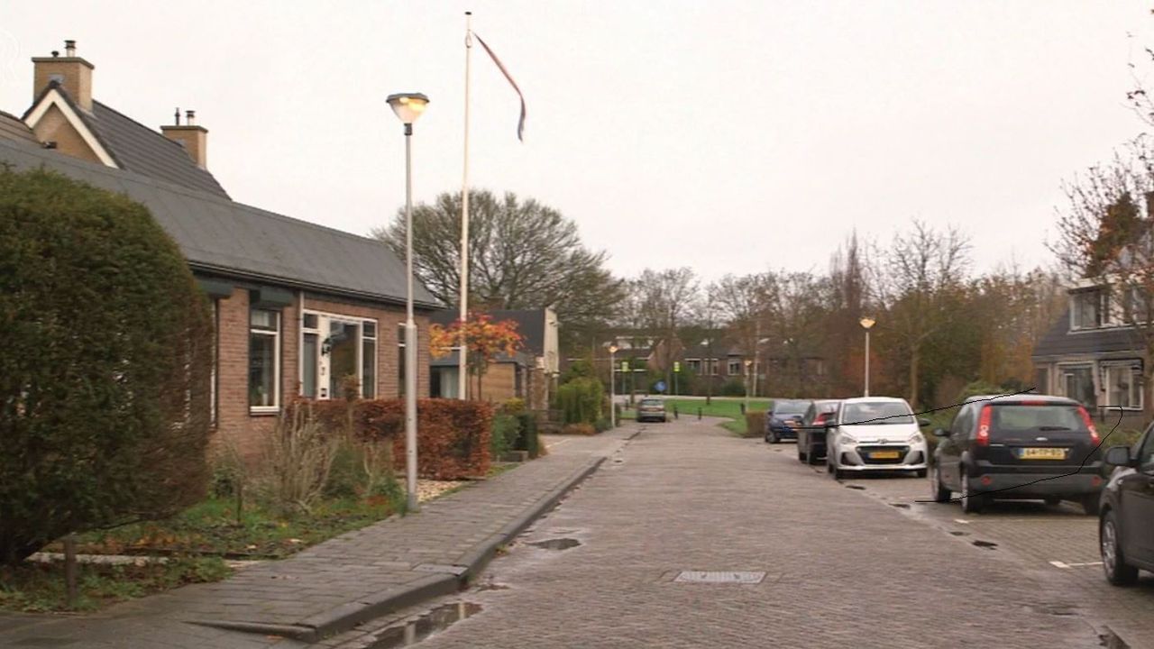 In deze straat is de man opgelicht (foto: Bureau Rijmond).