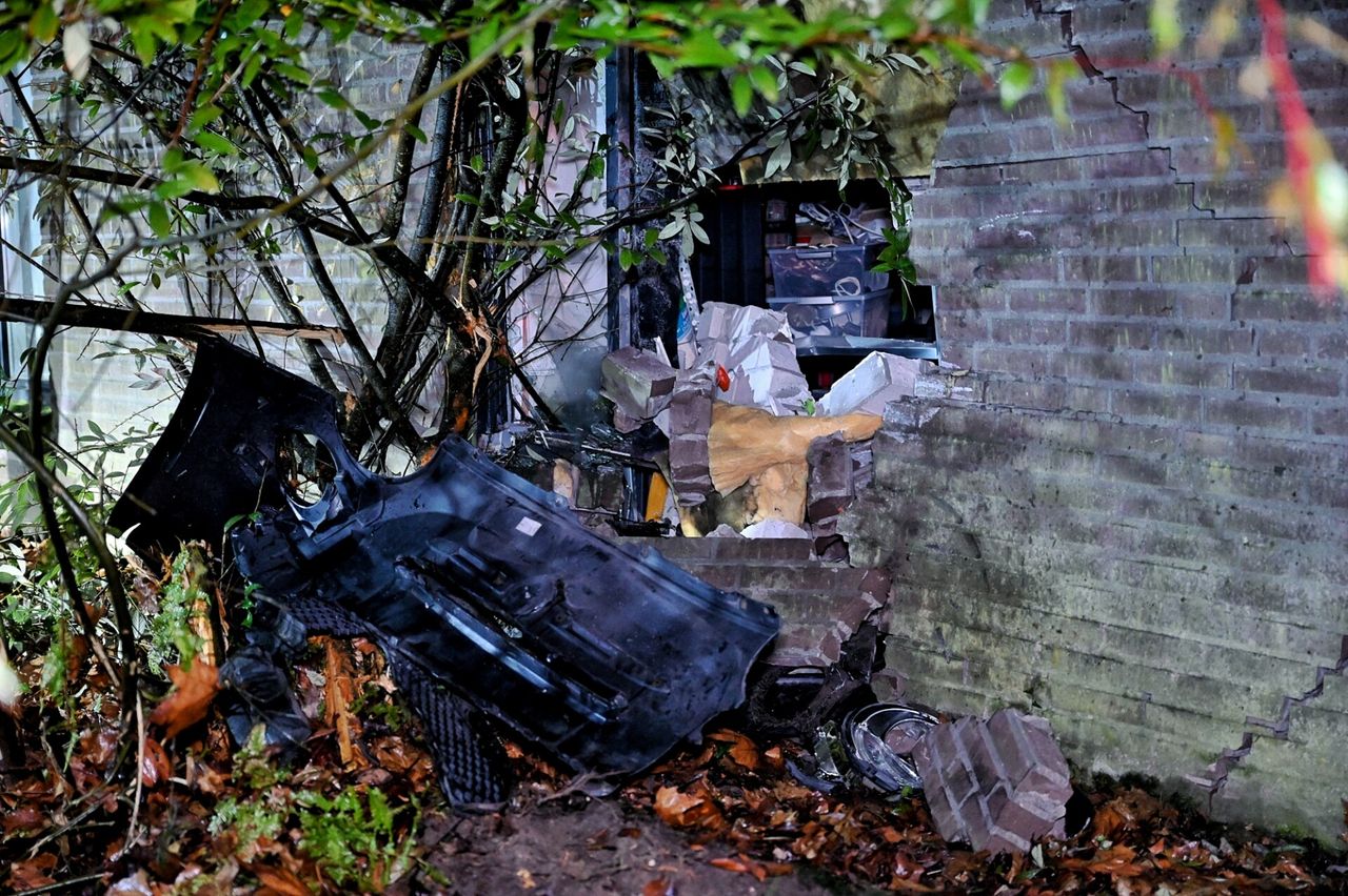 Het gat in de garage (foto: Toby de Kort / SQ Vision).