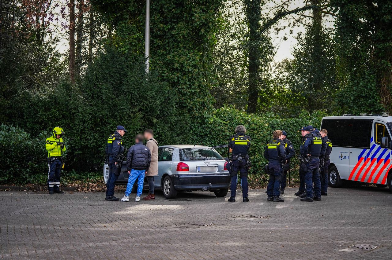 Een van de controles van Italianen aan de Floralaan (foto: SQ Vision).