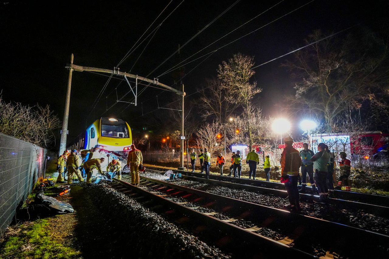 Vanwege de aanrijding was er een tijd lang geen treinverkeer mogelijk rond Eindhoven (foto: SQ Vision).