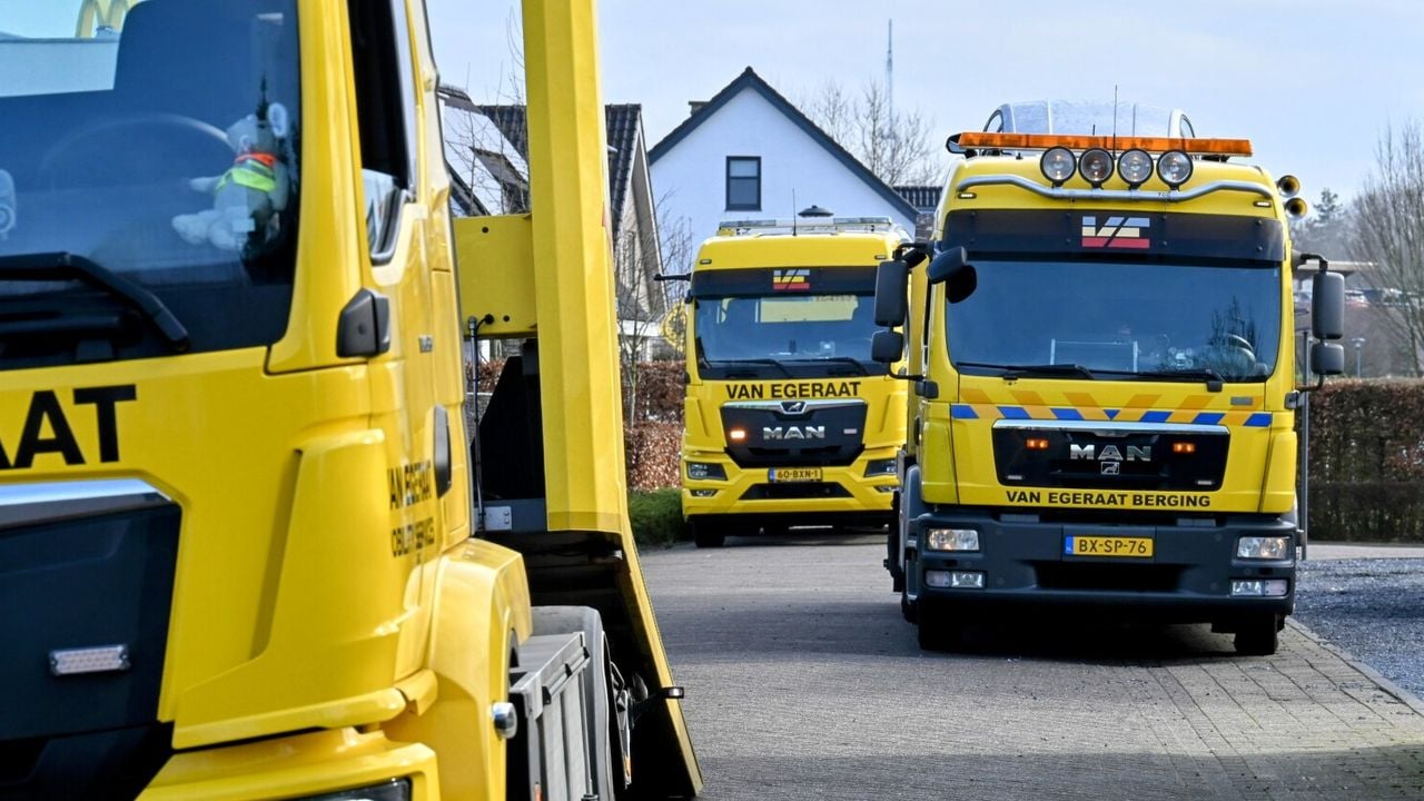 Onderzoek bij het huis (foto: Tom van der Put/SQ vision).