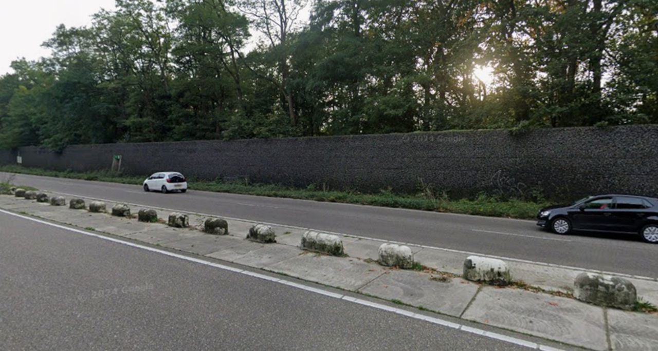Zo zien de betonblokken er normaliter uit (foto Google Maps).