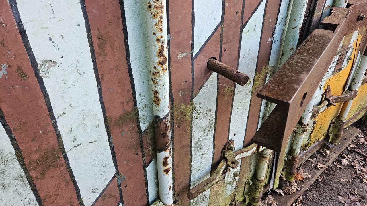 Deze container mist nu een slot (foto: Wil Lievens).