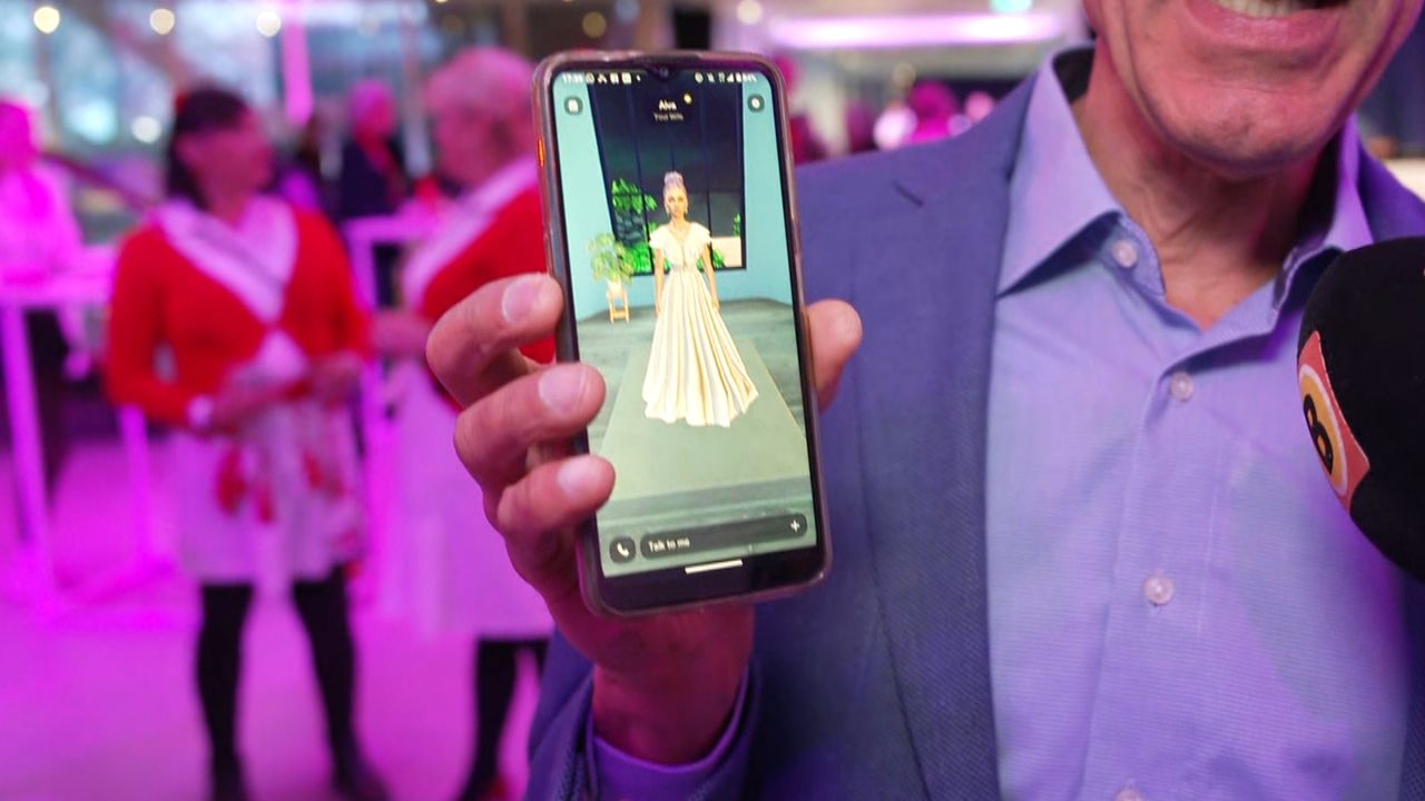 Aiva in haar trouwjurk (Foto: Jan Waalen).