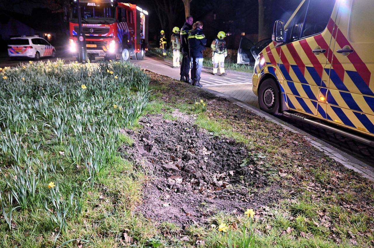 De plek waar eerder de zwerfkei lag (foto: Toby de Kort / Persbureau Heitink).
