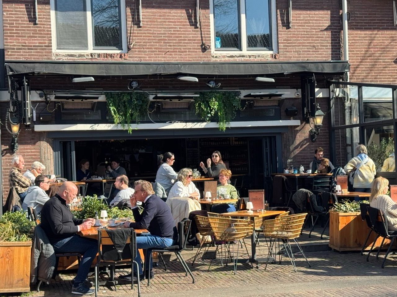 Een hapje eten moet ook gebeuren (foto Lav Lukac).