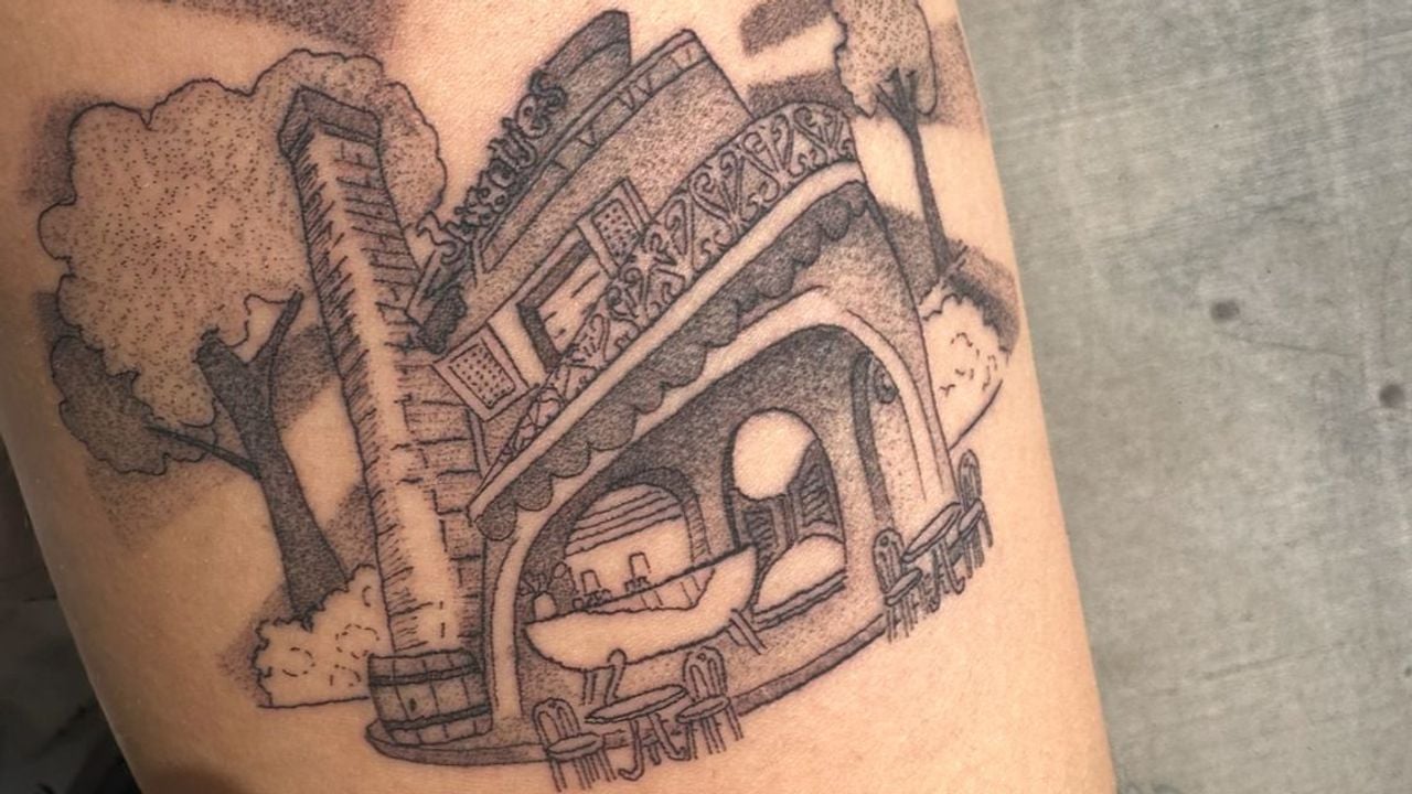 Het decor van K3 liet Mariano al eerder op zijn arm tatoeëren (foto; Mariano Keerssemeeckers)