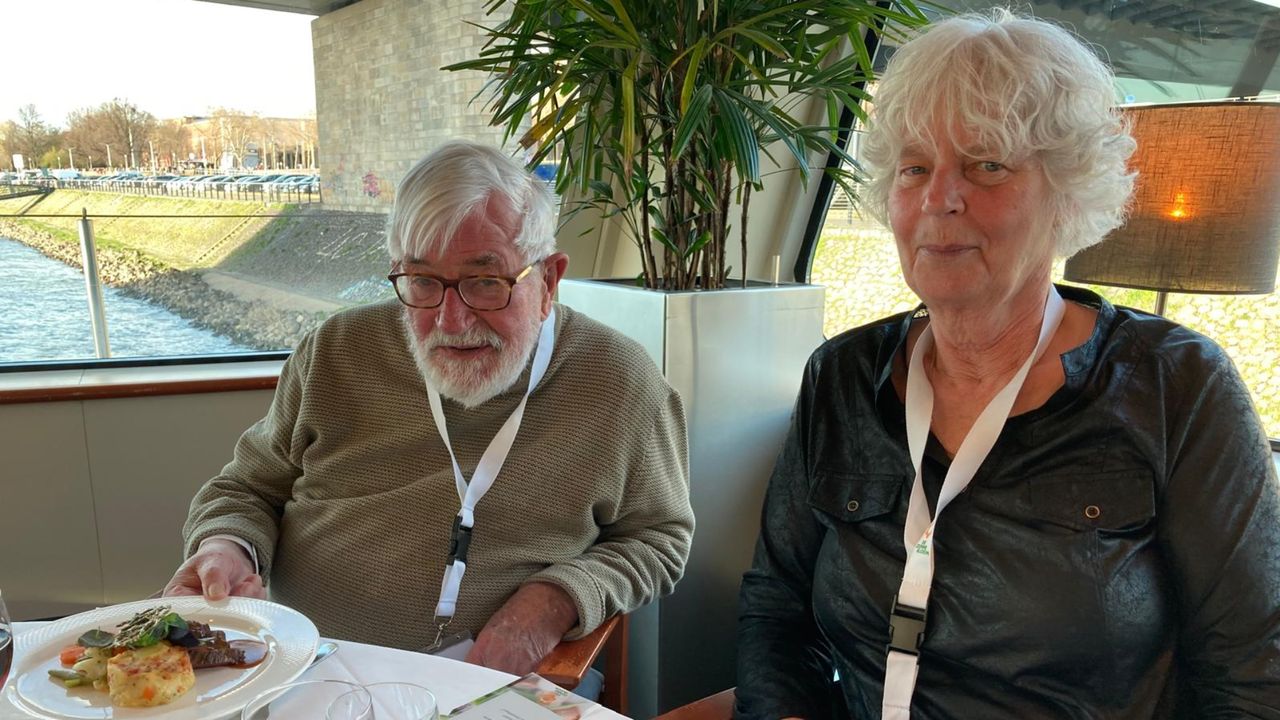 Alie en Philip tijdens een eerdere reis met De Zonnebloem (foto: privé).