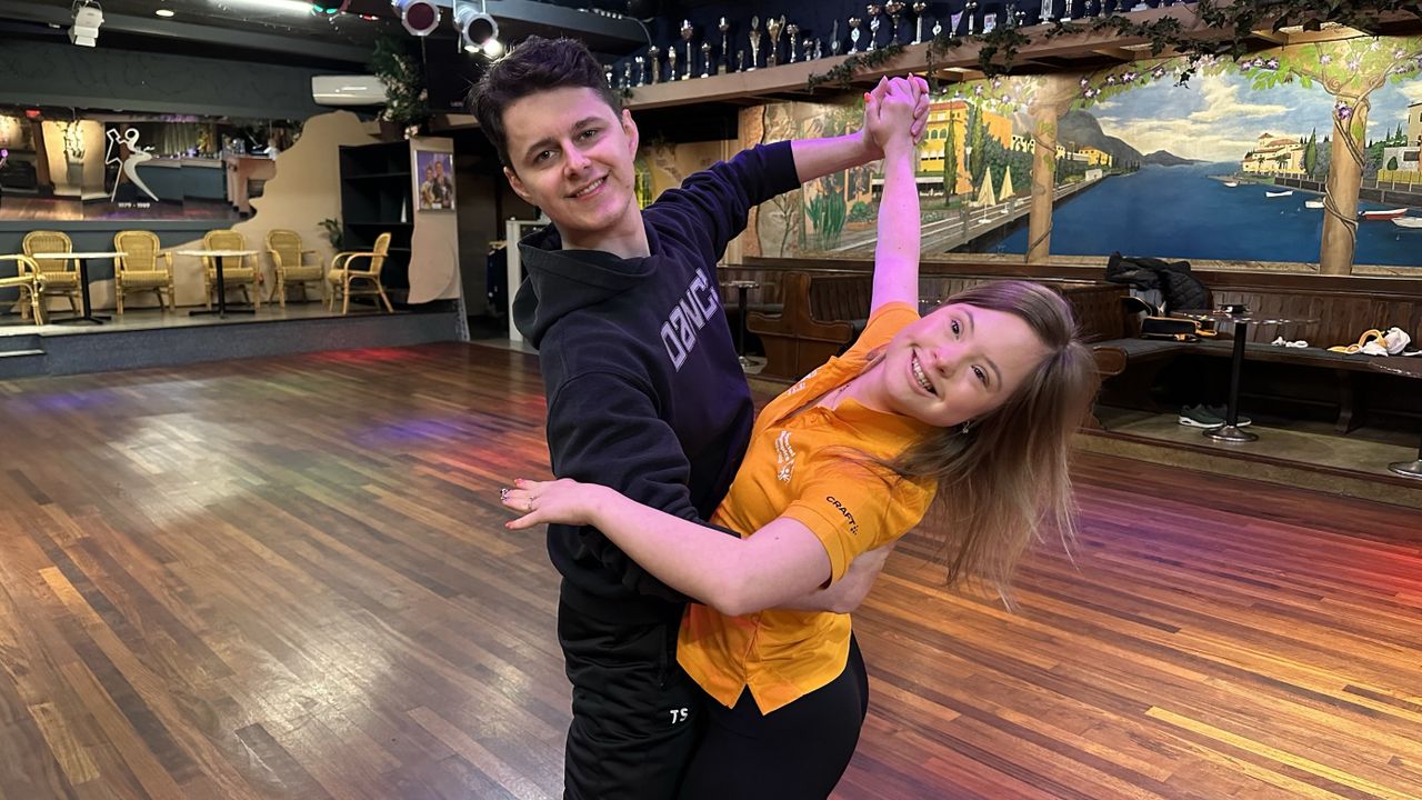 Tim en Kenya in de dansstudio (foto: Floortje Steigenga).