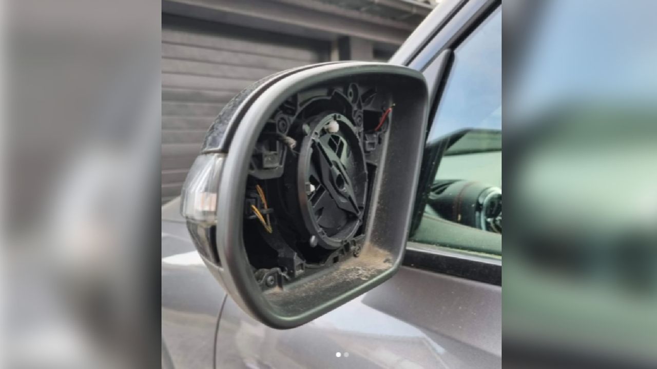Autospiegels gestolen (foto: Instagram/Wijkagent Veldhoven). 