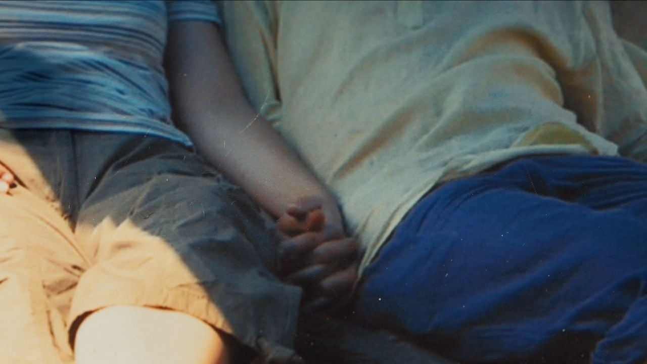 José en Remco S. zitten hand in hand, terwijl José juist niet van 'klef gedoe' hield (foto: TOXIC).