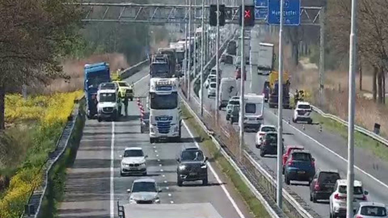 Op de A58 gebeurde in beide richtingen een ongeluk (foto: Rijkswaterstaat Verkeersinformatie/X).