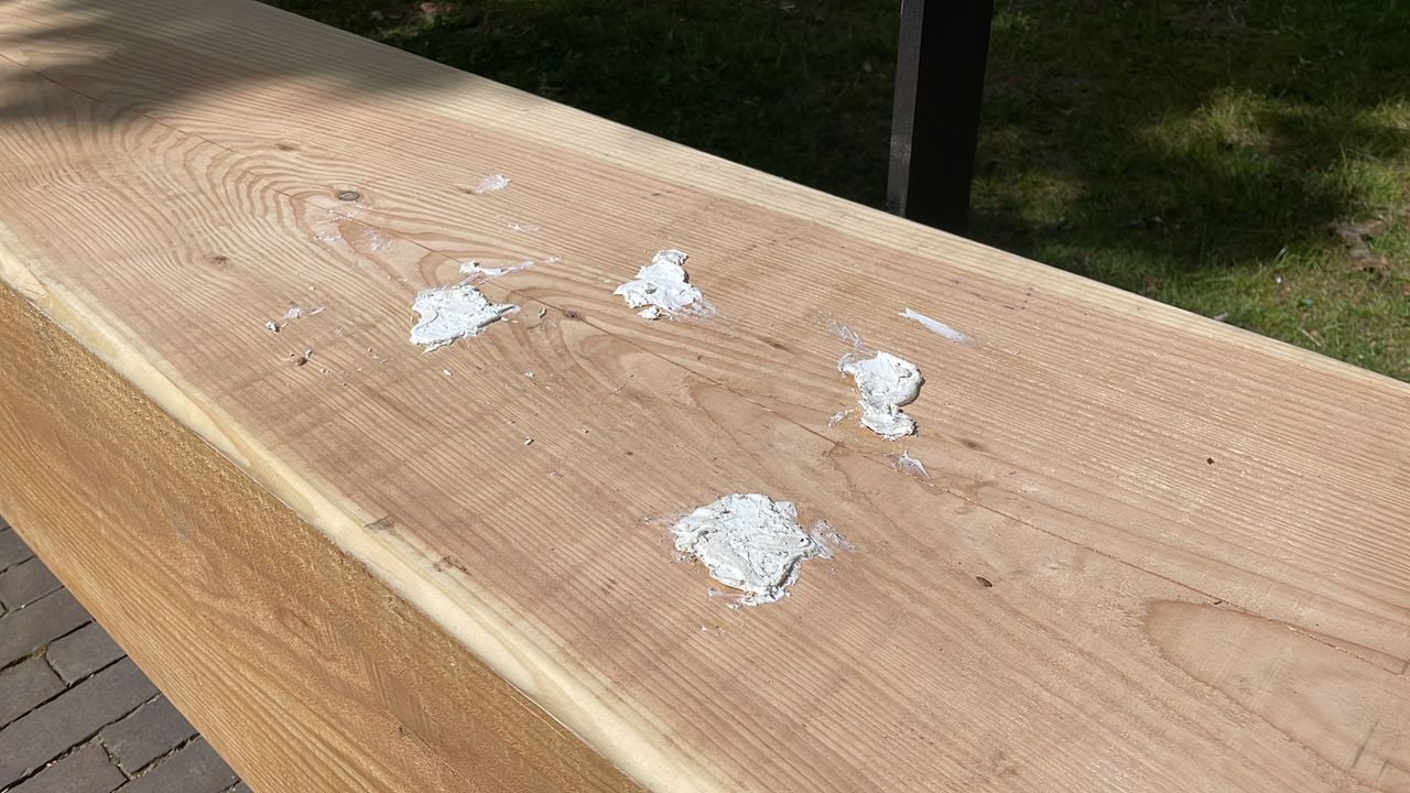 Alleen de kitresten waarmee het beeld bevestigd was zijn nog zichtbaar (foto: Raymond Merkx) 