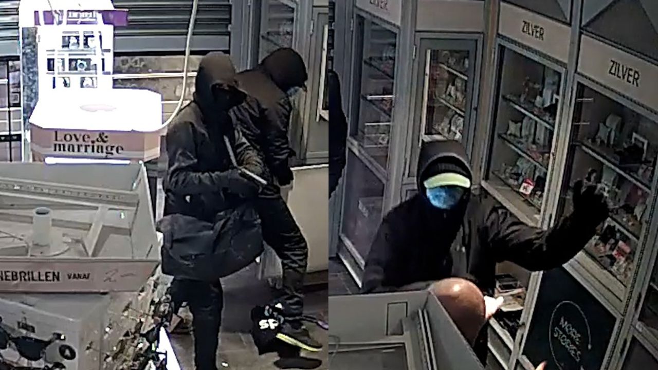 Deze twee mannen sloegen toe in de juwelierszaak (foto: politie).