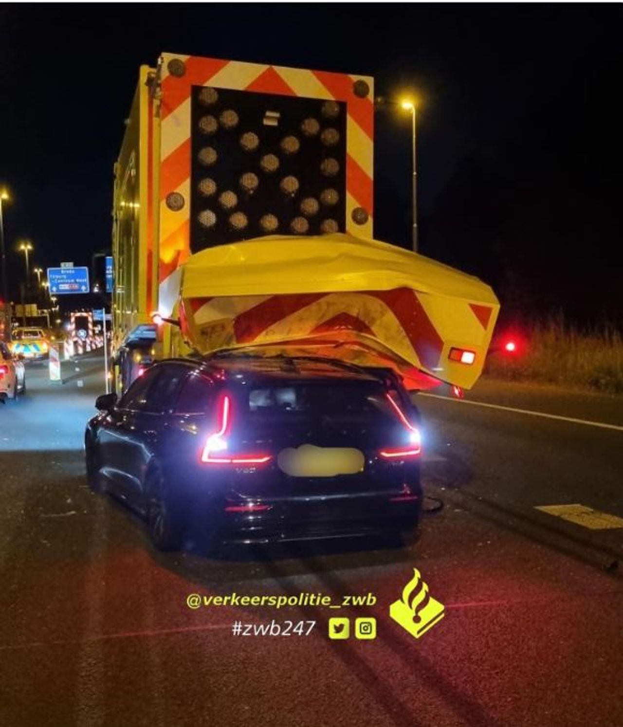 Een ongeluk op de A65 bij Tilburg (foto: Instagram verkeerspolitie Zeeland-West-Brabant).