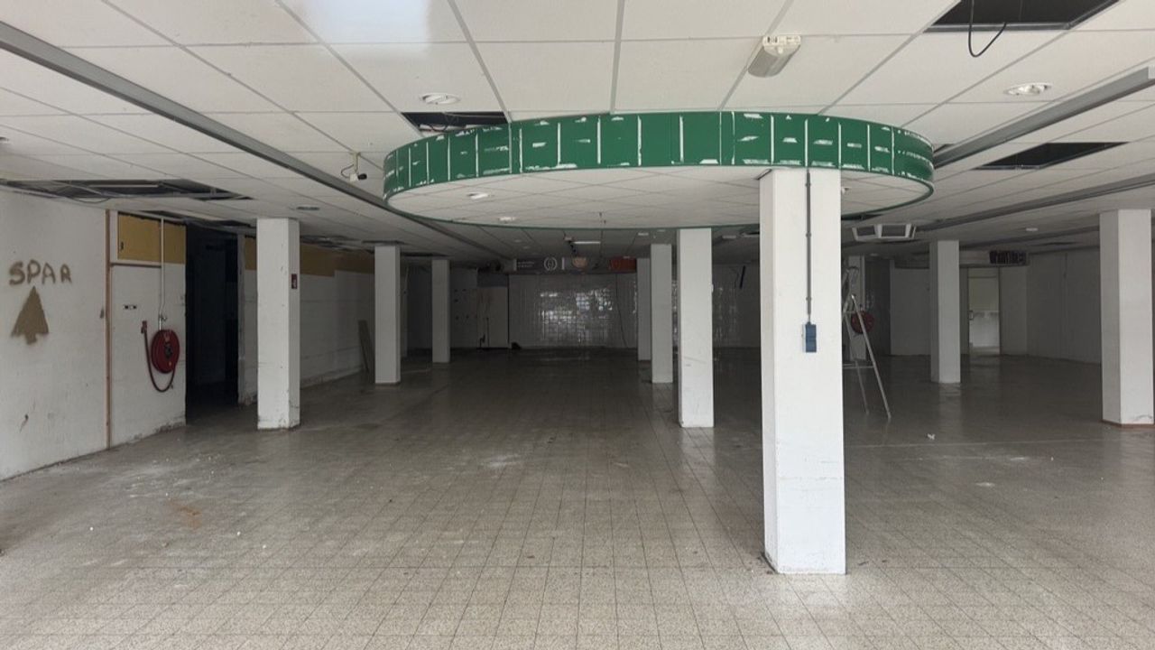 Het interieur van de winkel heeft zijn beste tijd gehad (foto: Lav Lukac).