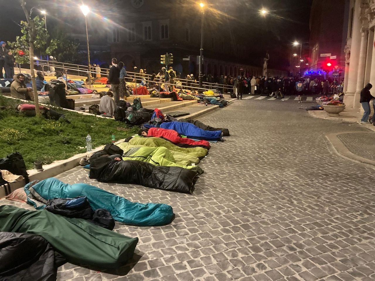Jeroen was niet de enige die de nacht doorbracht op het plein (foto: Jeroen Goosen).
