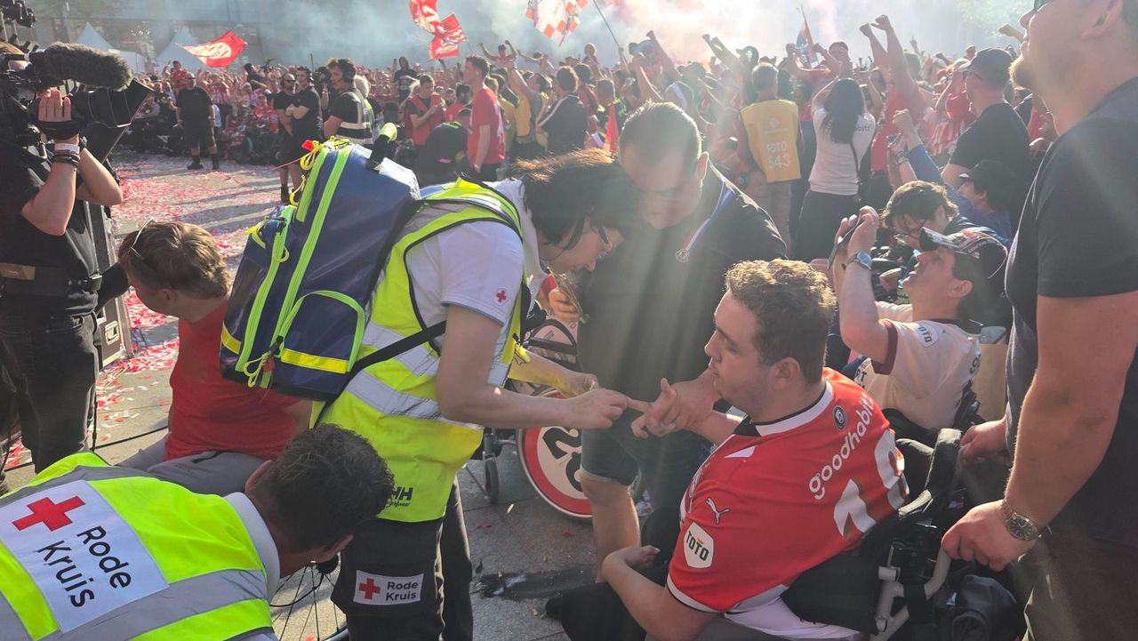 Tientallen bezoekers raakten gewond door vuurwerk (foto:Omroep Brabant).