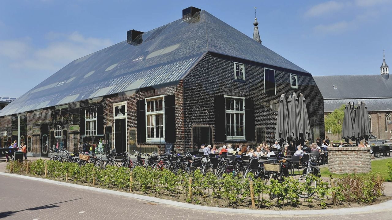 Foto: de glazen boerderij.