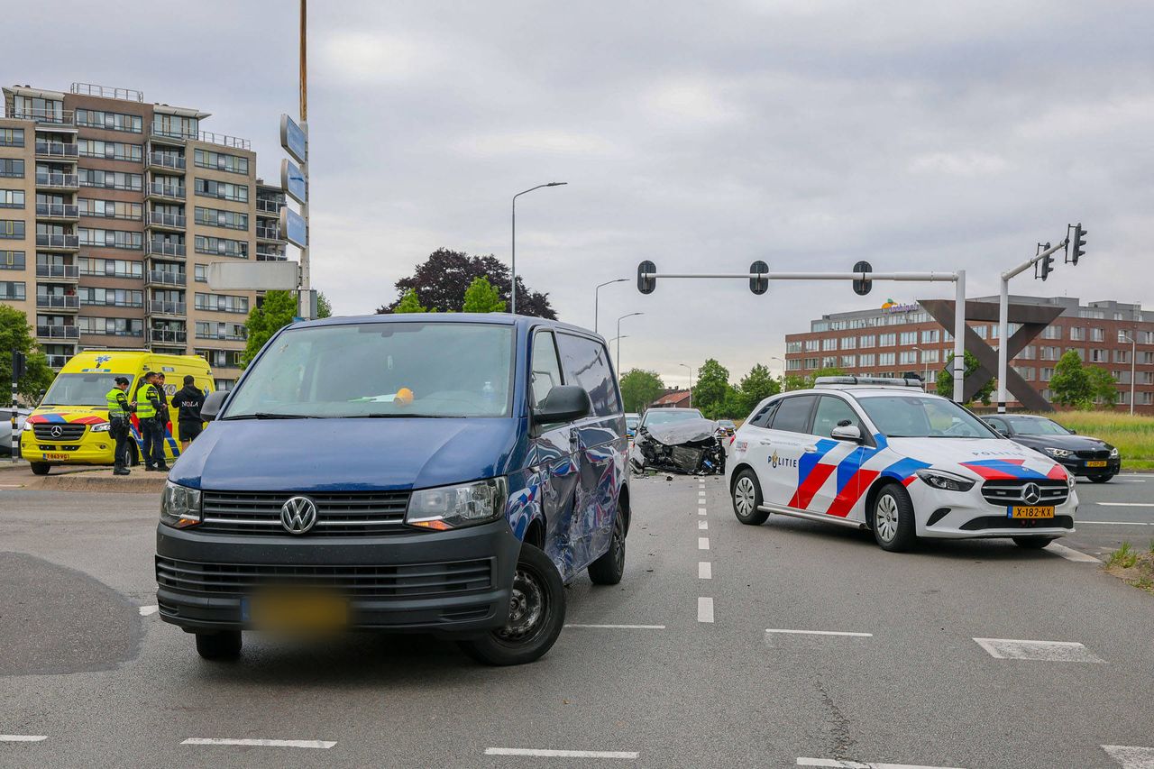 De oorzaak van het ongeluk wordt onderzoch (foto: Persbureau Heitink).
