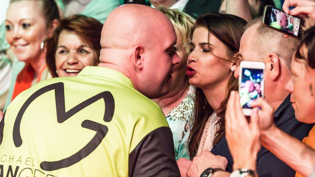 Michael van Gerwen en Daphne in 2018 (foto: ANP).
