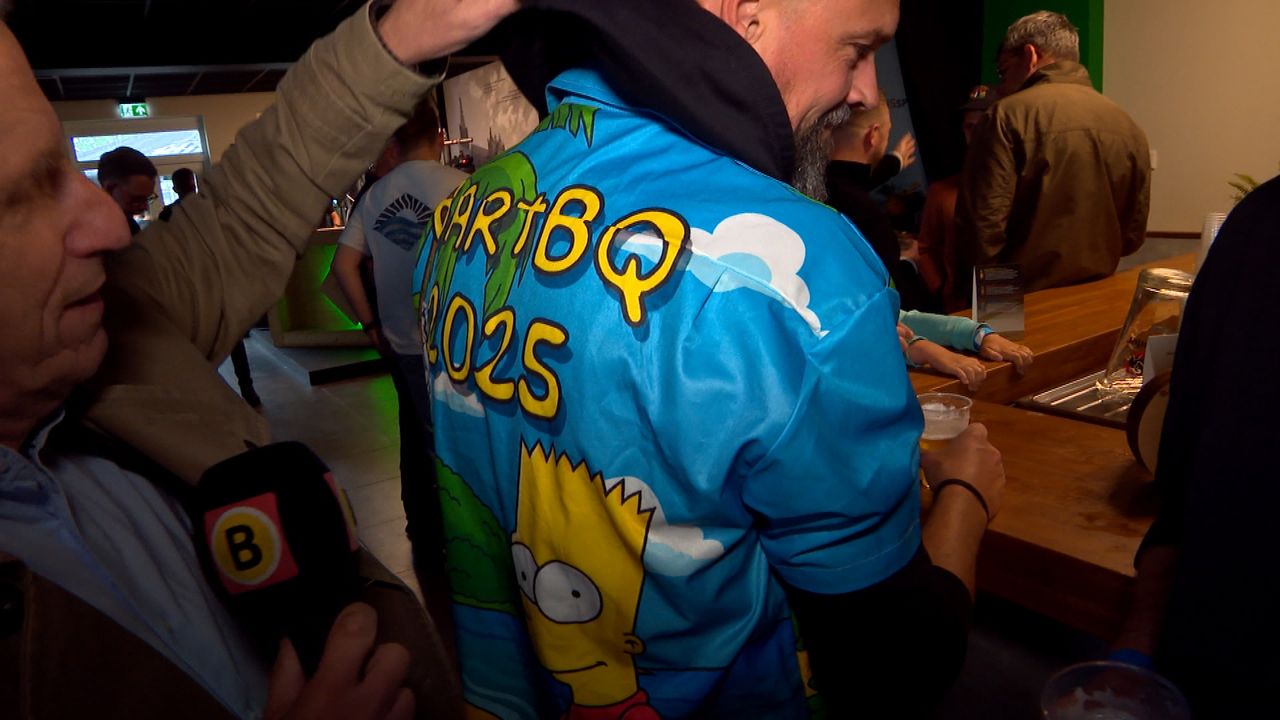 Verslaggever Bart-Jan Waalen voelde zich als een vis in het water tussen al zijn tijdelijke mede-Barten (foto: Omroep Brabant).