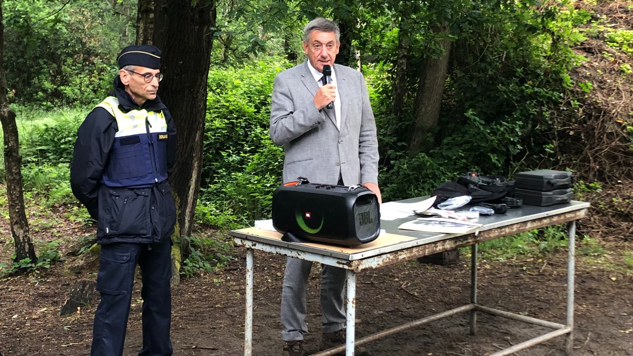 Douanechef Verwaeren (links) en vicepremier Jambon (foto: Willem-Jan Joachems)