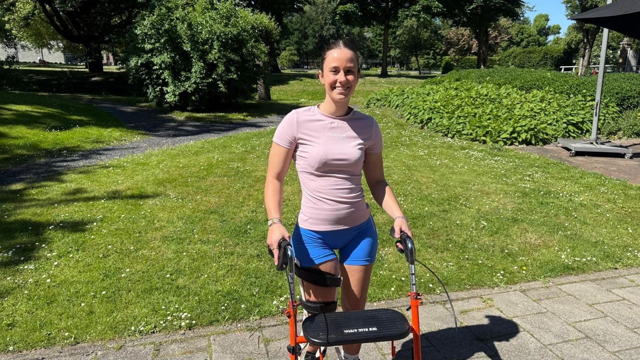 Isa met haar rollator (Foto: ZuidWest Update.)