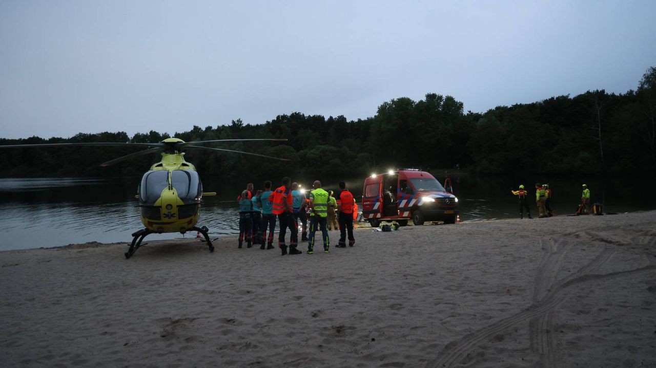Zaterdagavond stond een traumahelikopter klaar (foto: SK-Meia/Persbureau Heitink).