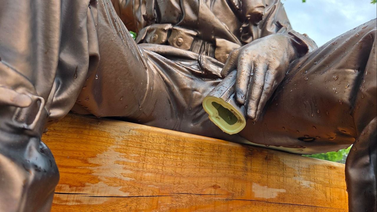 Een deel van het geweer is afgezaagd (foto: Noël van Hooft).