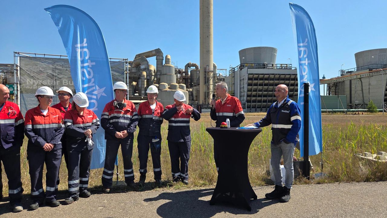 Om klokslag twaalf werd er op de rode knop alarm geslagen (foto;Noël van Hooft).