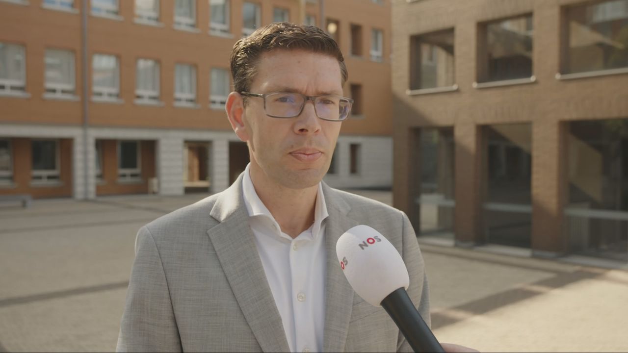 Persrechter Christiaan Mandemanders over de vrijlating van Driekus K. (foto: Omroep Brabant/NOS).