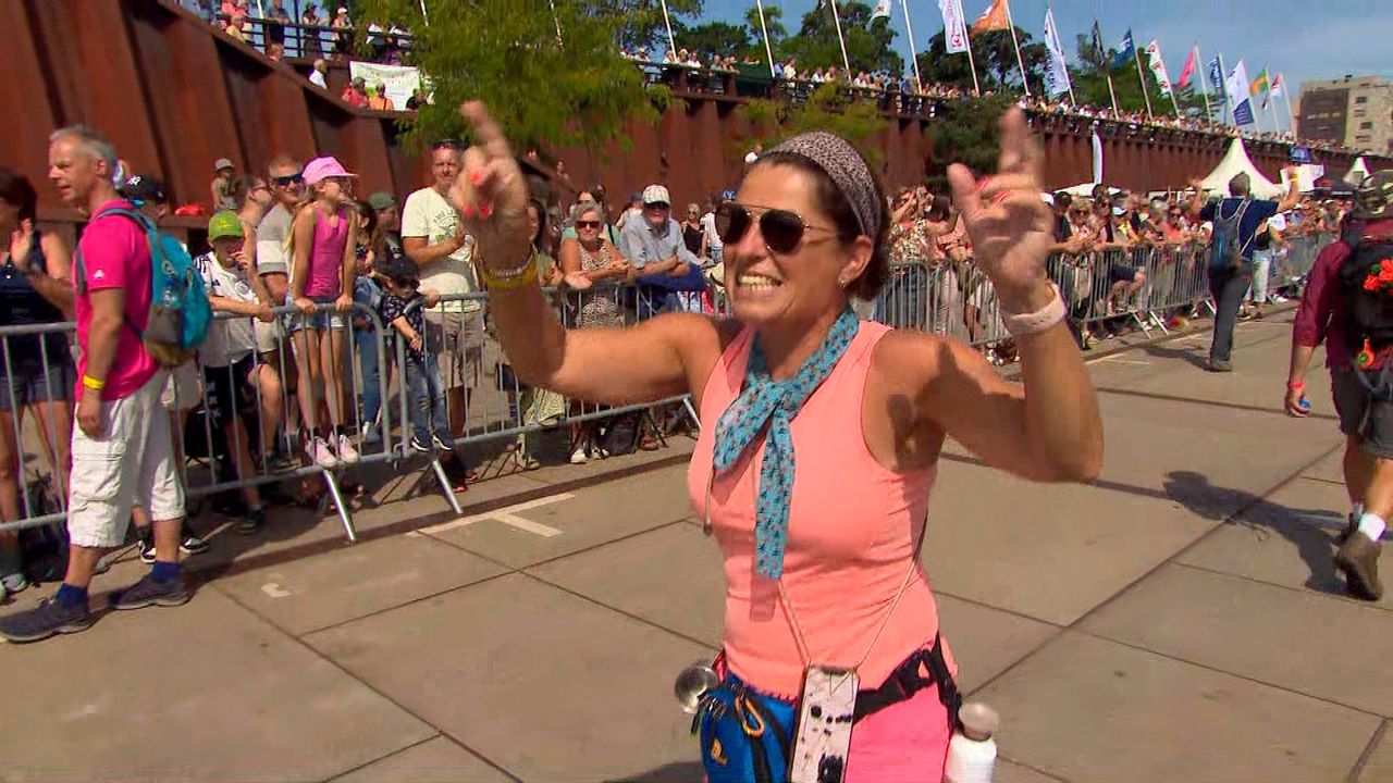 De vrolijke wandelaarster (foto: Omroep Brabant).