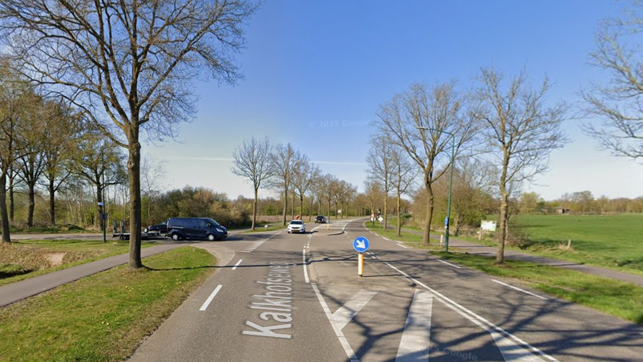 De 87-jarige vrouw stak vanaf de linkerkant de weg over. (Foto: Google Maps)