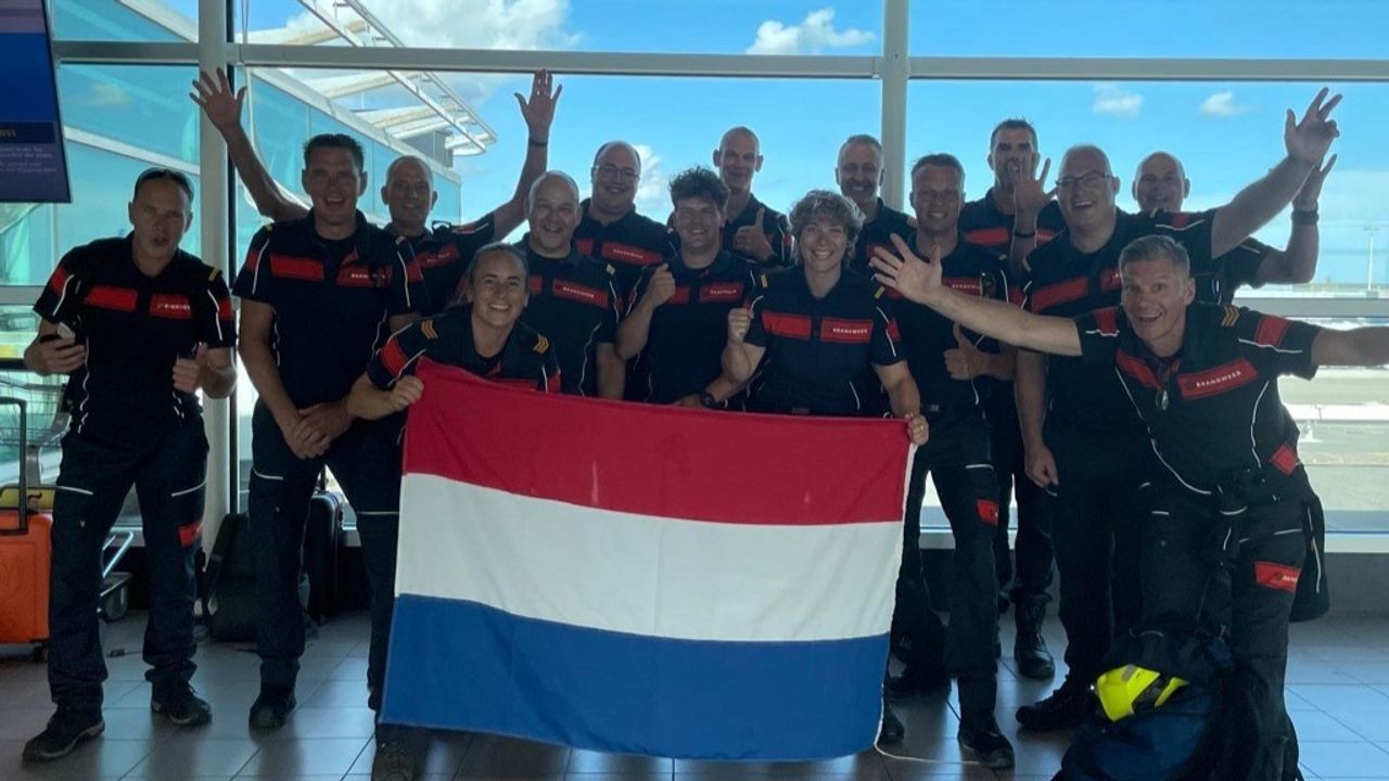 Rini en de rest van het korps net voor vertrek op Schiphol dinsdag (eigen foto).