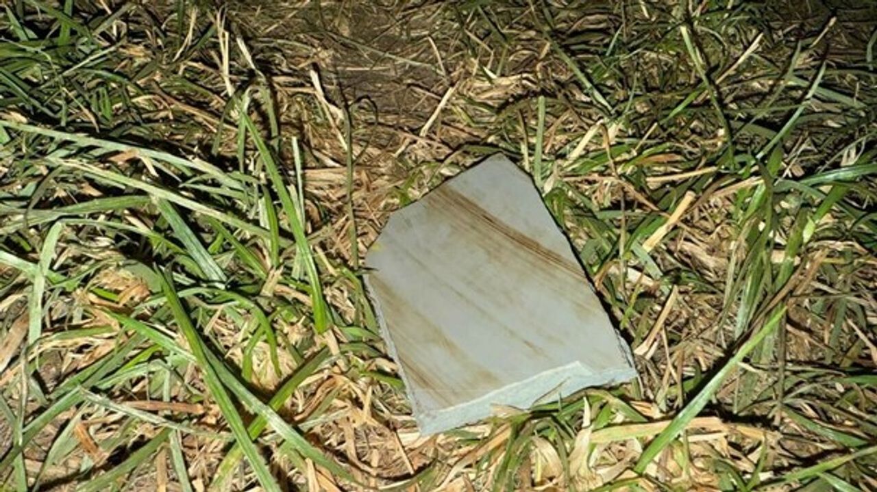 Een scherf van het confettikanon (foto: RTV Drenthe).