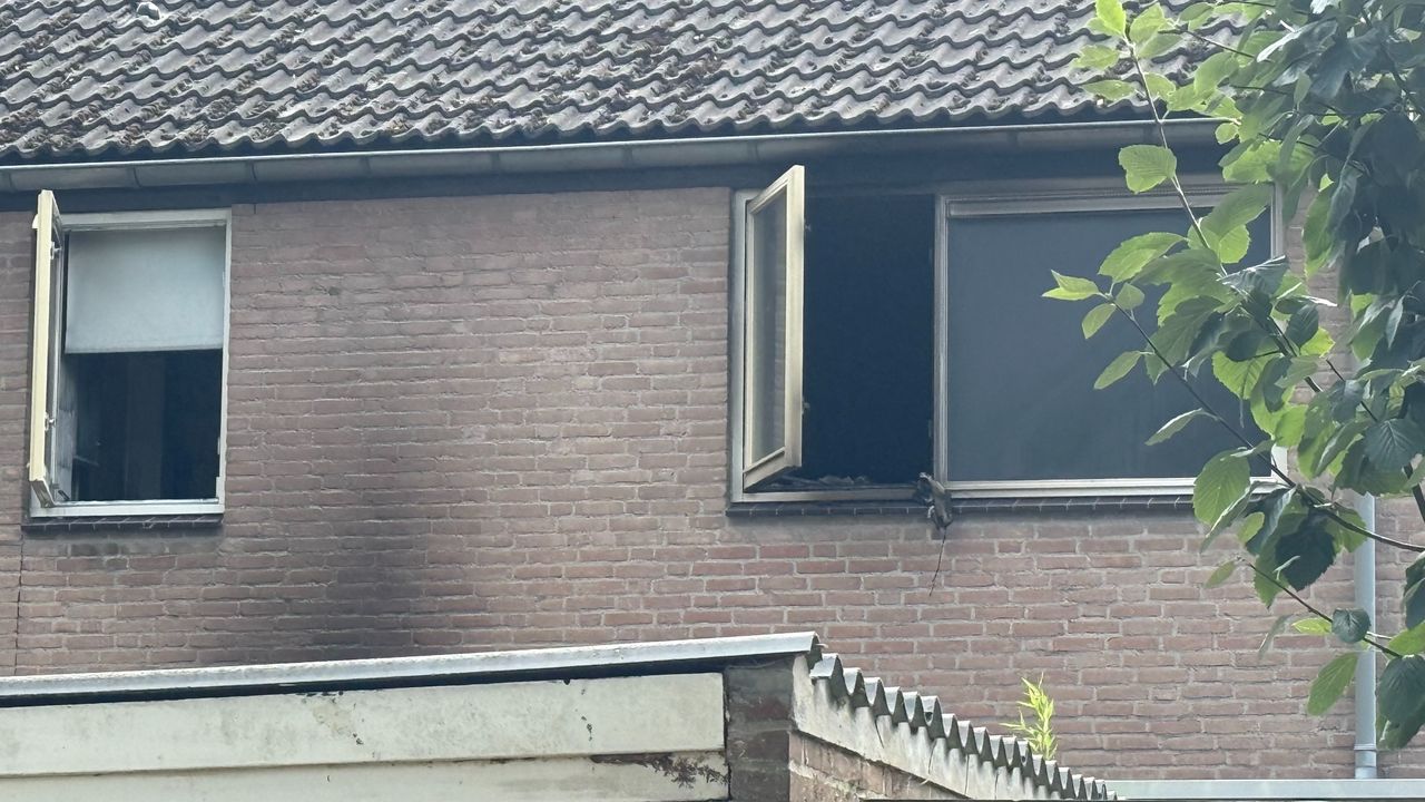 De schade na de brand is groot (foto: Jos Verkuijlen).