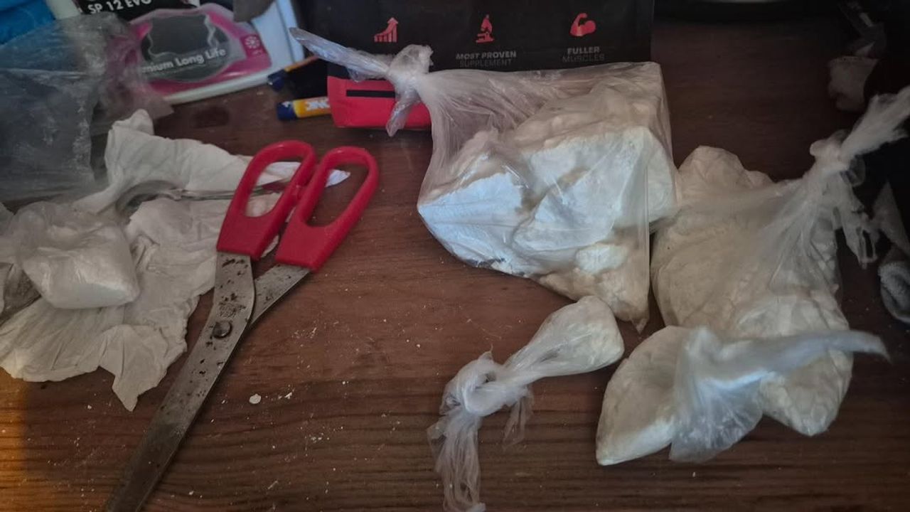 In het huis lag driehonderd gram cocaïne (foto: Politie Gestel/Instagram).
