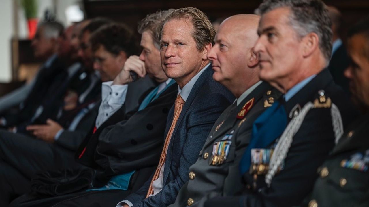 Staatssecretaris Gijs Tuinman in de Grote kerk in Breda (foto: ministerie van defensie)
