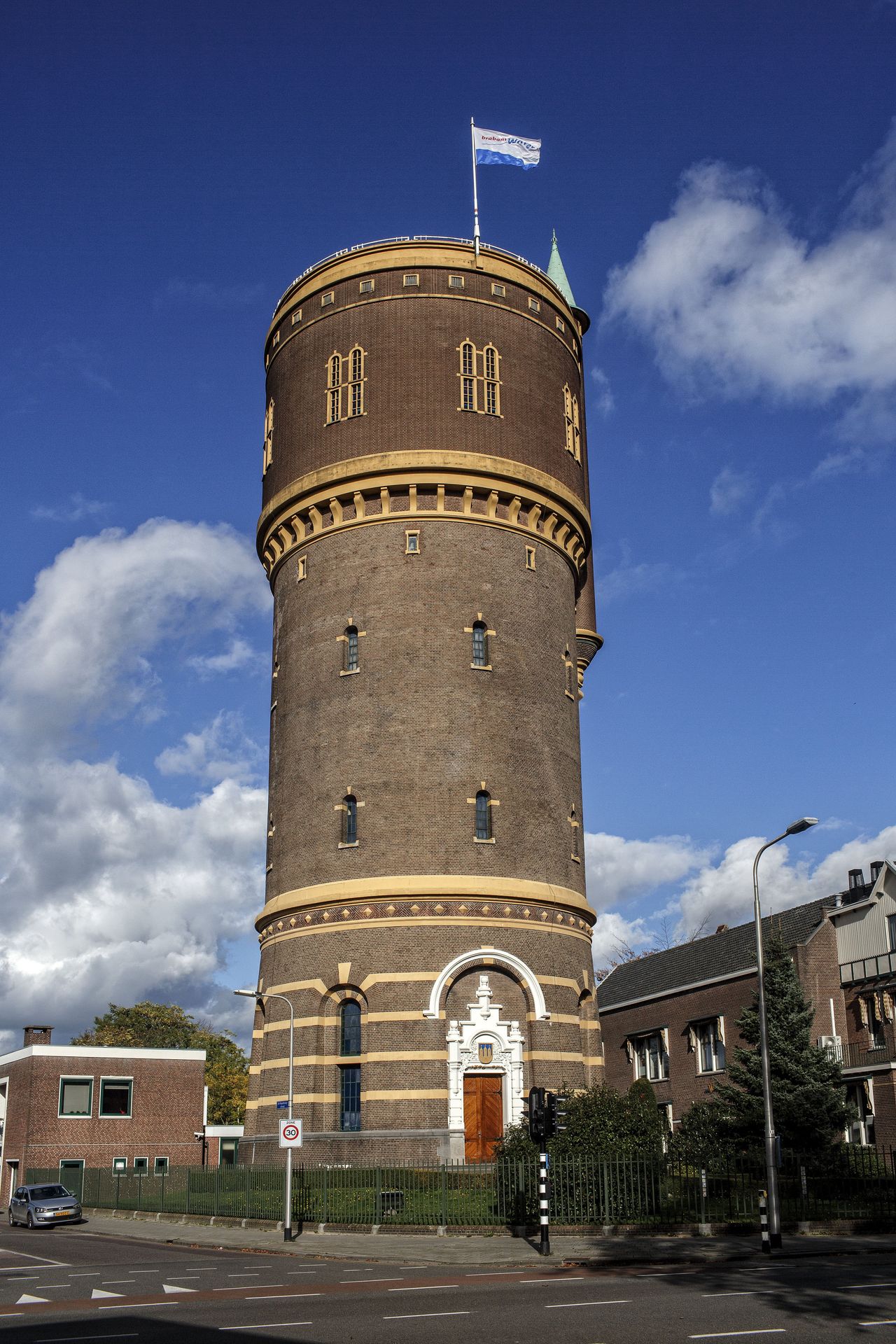 Watertoren aan de Bredaseweg (bron: ANP).