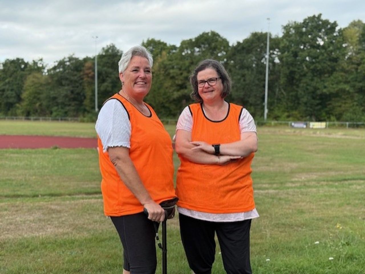  Henny (links) en Marjon trainen volop voor de 750 meter (foto: Raymond Merkx).